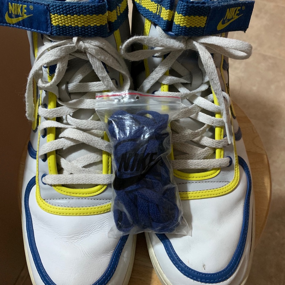 Men’s Nike hi-tops
